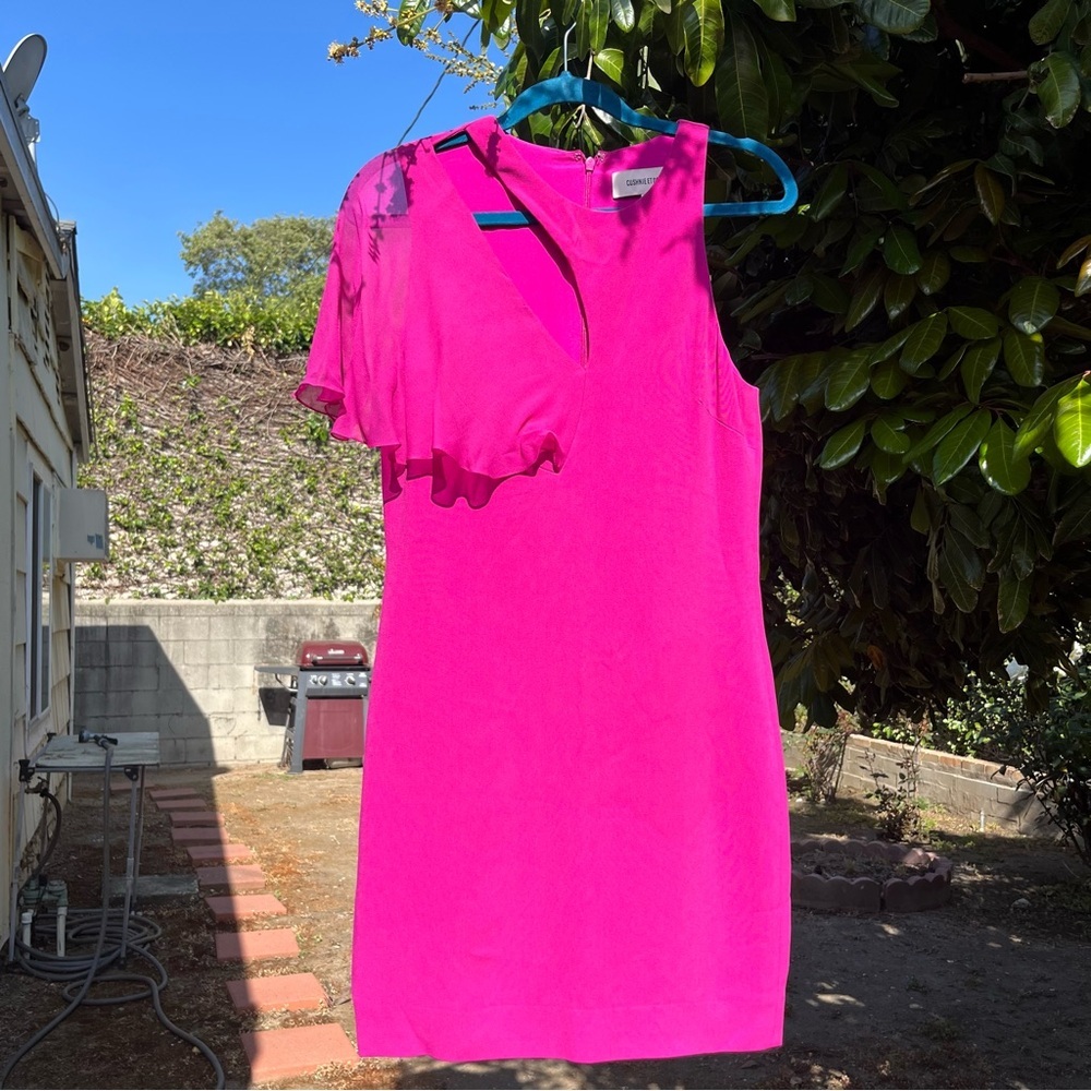 CUSHNIE ET OCHS fuschia pink asymmetrical sheer flutter sleeve‎ one shoulder